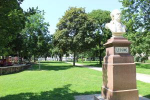 #GustavKaupert #LessingDenkmal #InnenstädtischerTeich #FrankfurtMain #Innenstadt #FriedbergerAnlage #Wallanlage #FrankfurterWallanlagen #Stadtgewässer #GrünGürtel #FrankfurterGrünGürtel