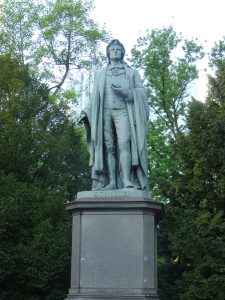 #Taunusanlage #Schillerdenkmal #FrankfurtMain #Innenstadt #Wallanlage #FrankfurterWallanlagen #GrünGürtel #FrankfurterGrünGürtel