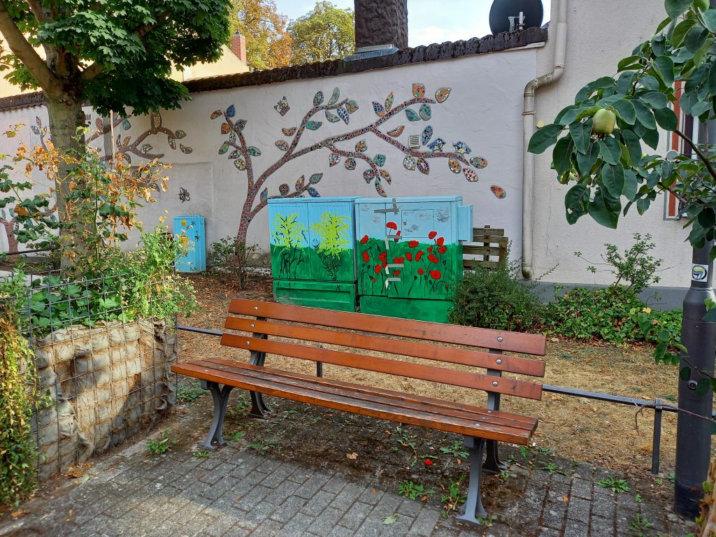 #UrbanGardening #Kirchplatzgärtchen #Ginnheim