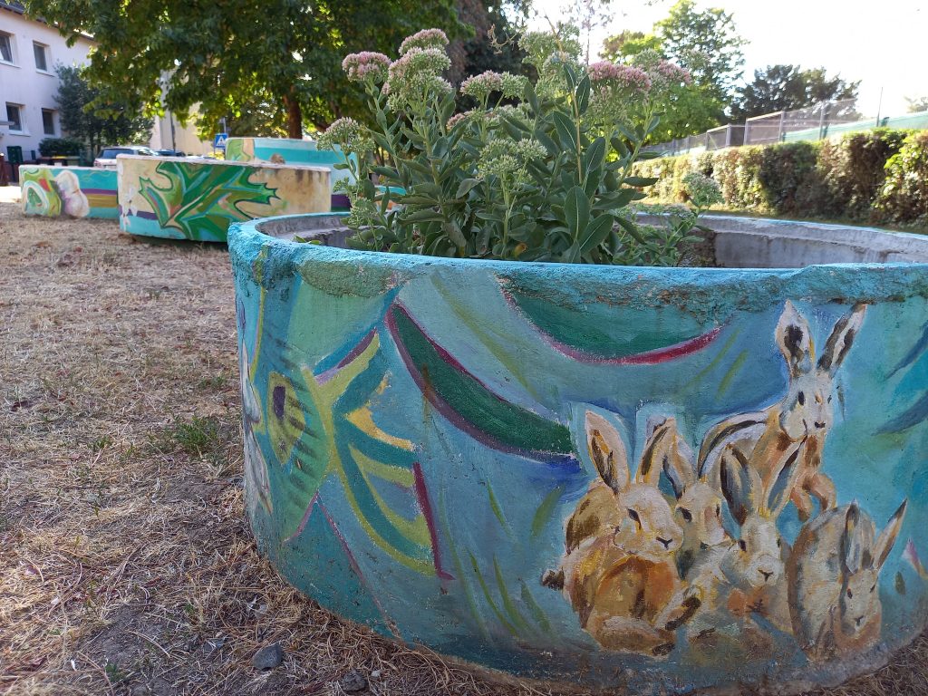 Urban Gardening in Bergen-Enkheim, Kunst, Kräuter und ganz vielen Blumen