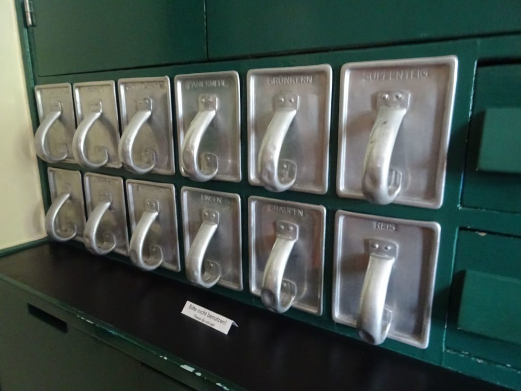 Aufbewahrungsschütten aus Aluminium