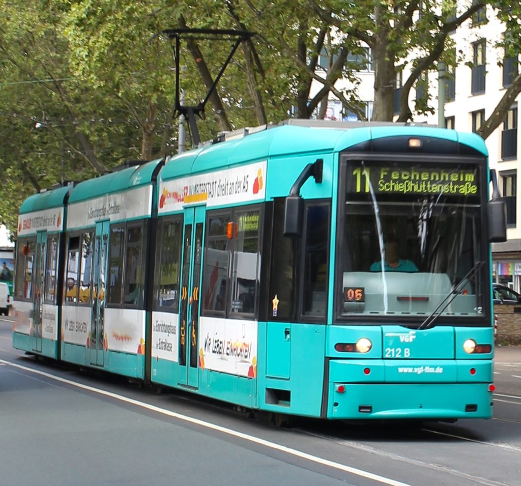 Auf der Schiene durch die Stadt – Die Frankfurter Straßenbahn-Tour für Groß & Klein