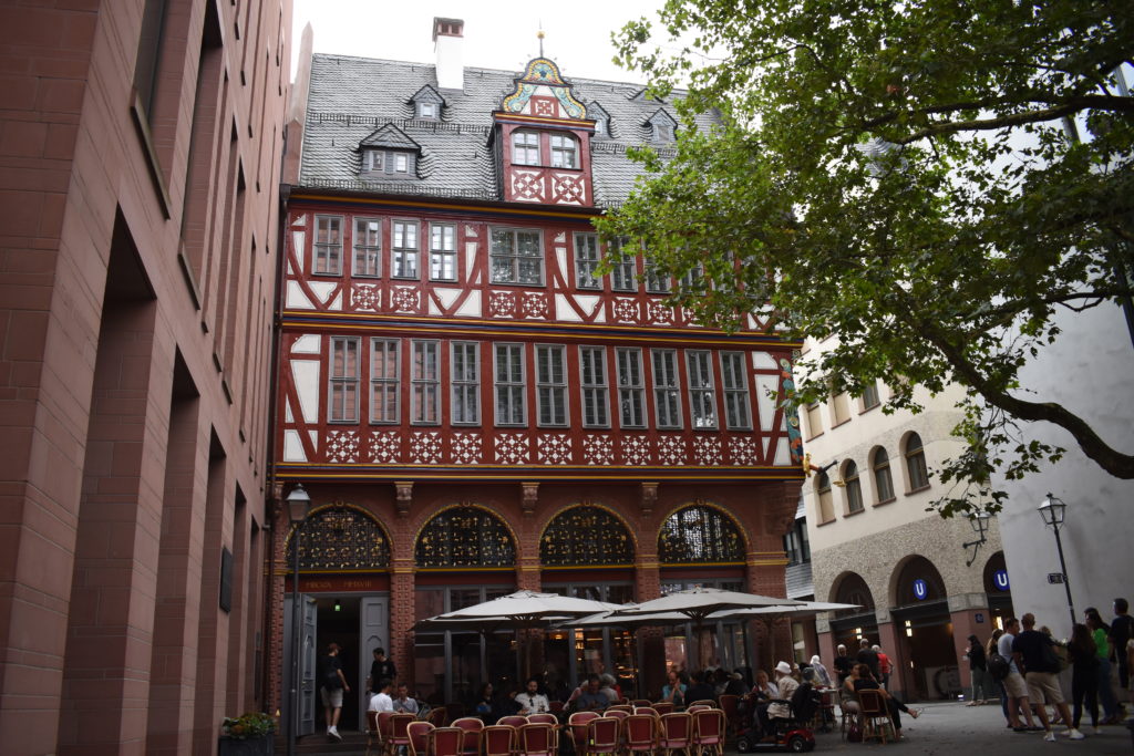 #Haus Goldene Waage #Neue Altstadt #Altstadt