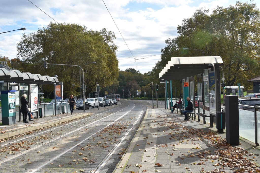 Strassenbahn Linie12 Stadtrundfahrt Eisporthalle