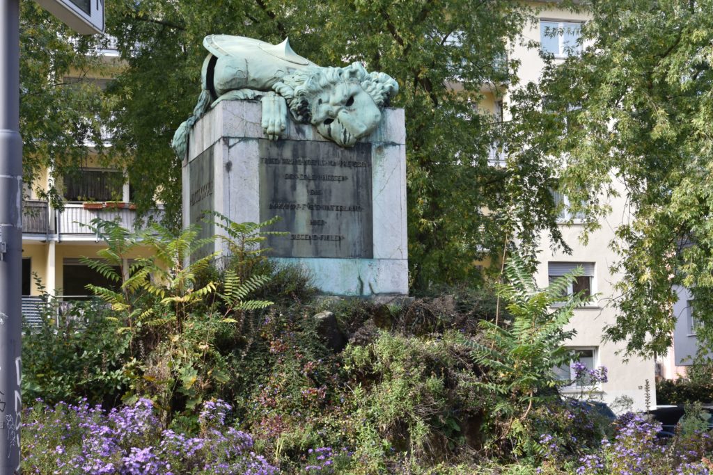 Strassenbahn Linie12 Stadtrundfahrt Hessendenkmal