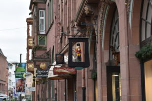 #Handwerkskunst am Römer #Erzgebirgisches Kunstgewerbe #Nussknacker #Weihnachten