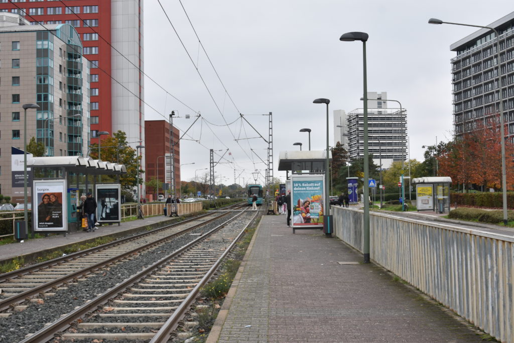 Strassenbahn Linie12 Stadtrundfahrt Bürostadt Niederrad