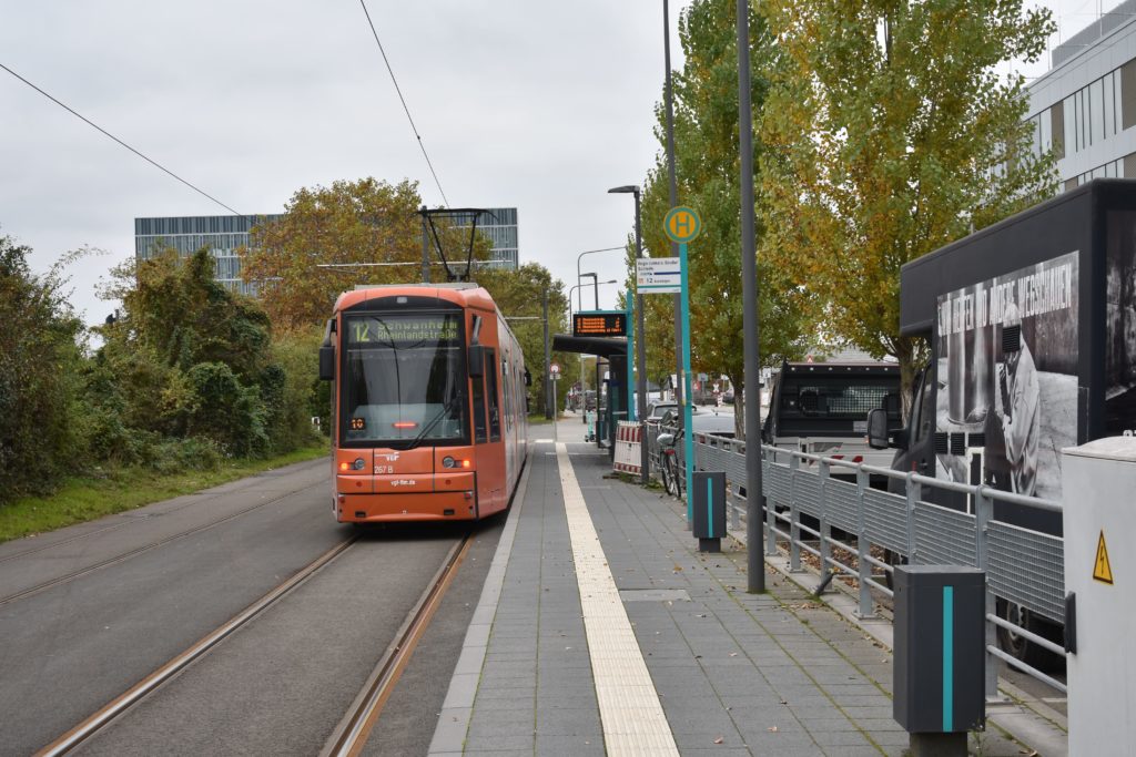 Strassenbahn Linie12 Stadtrundfahrt Hugo-Junkers-Str/Schleife