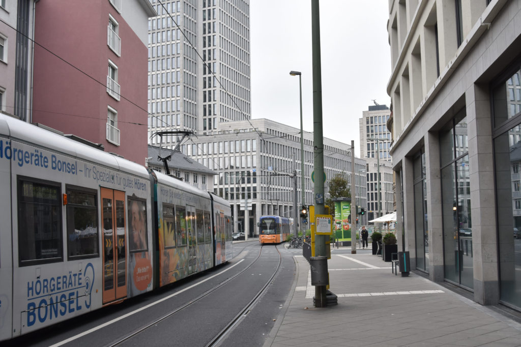 Strassenbahn Linie12 Stadtrundfahrt Karmelitenkloster