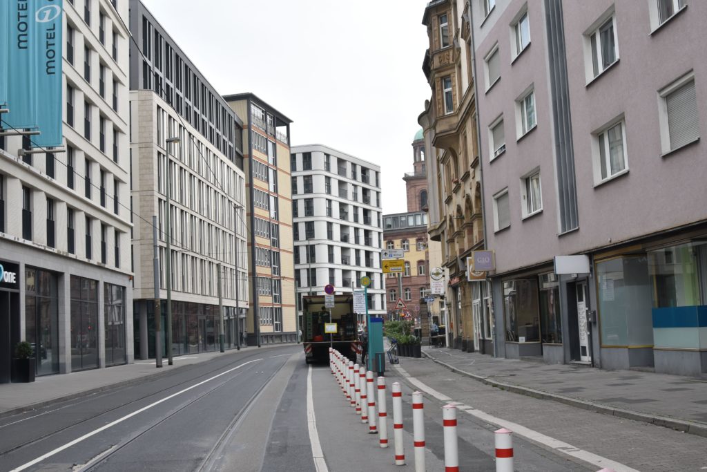 Strassenbahn Linie12 Stadtrundfahrt Karmelitenkloster