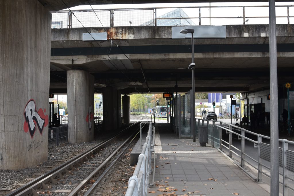 Strassenbahn Linie12 Stadtrundfahrt Niederrad Bahnhof