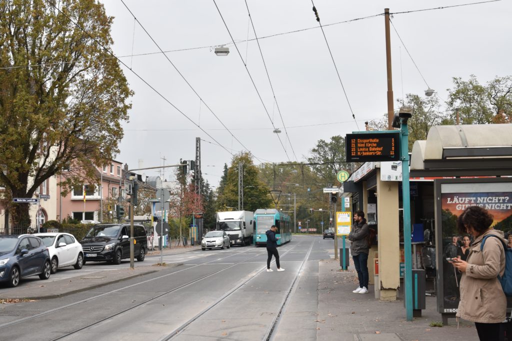 Strassenbahn Linie12 Stadtrundfahrt Niederräder-Landstraße