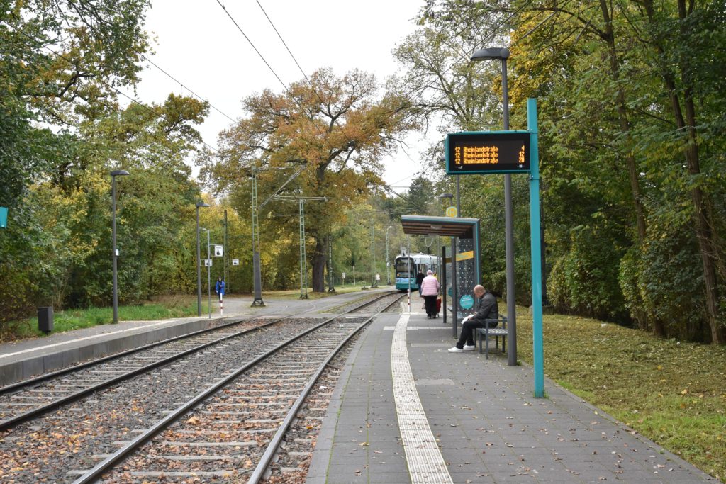Strassenbahn Linie12 Stadtrundfahrt Waldfriedhof-Goldstein