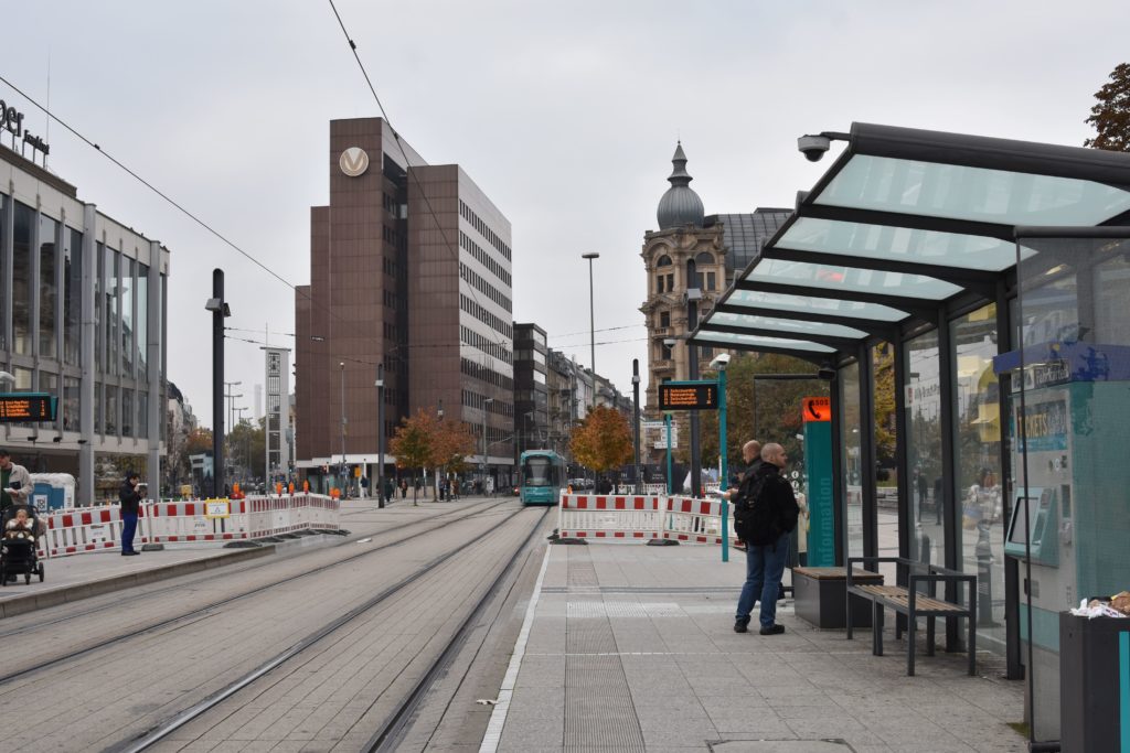 Strassenbahn Linie12 Stadtrundfahrt Willy-Brandt-Platz