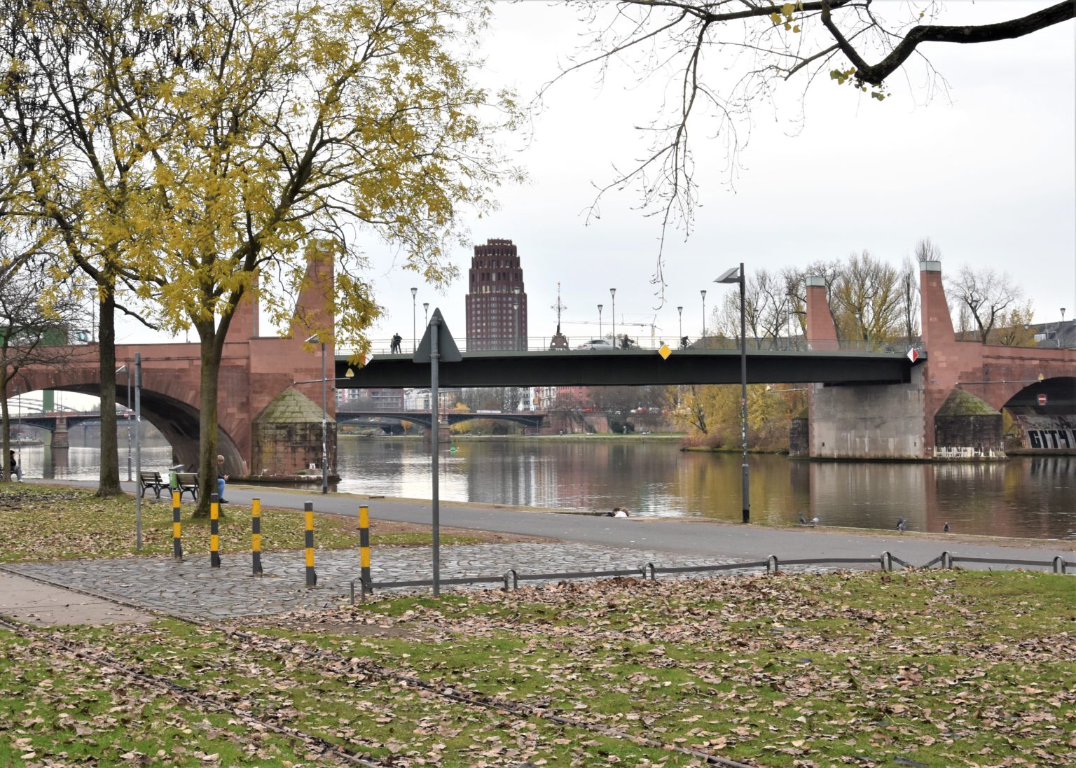 #Alte-Brücke #Frankfurt #Brücke