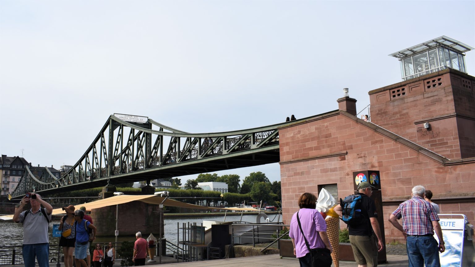 #Eiserner-Steg #Frankfurt #Brücke