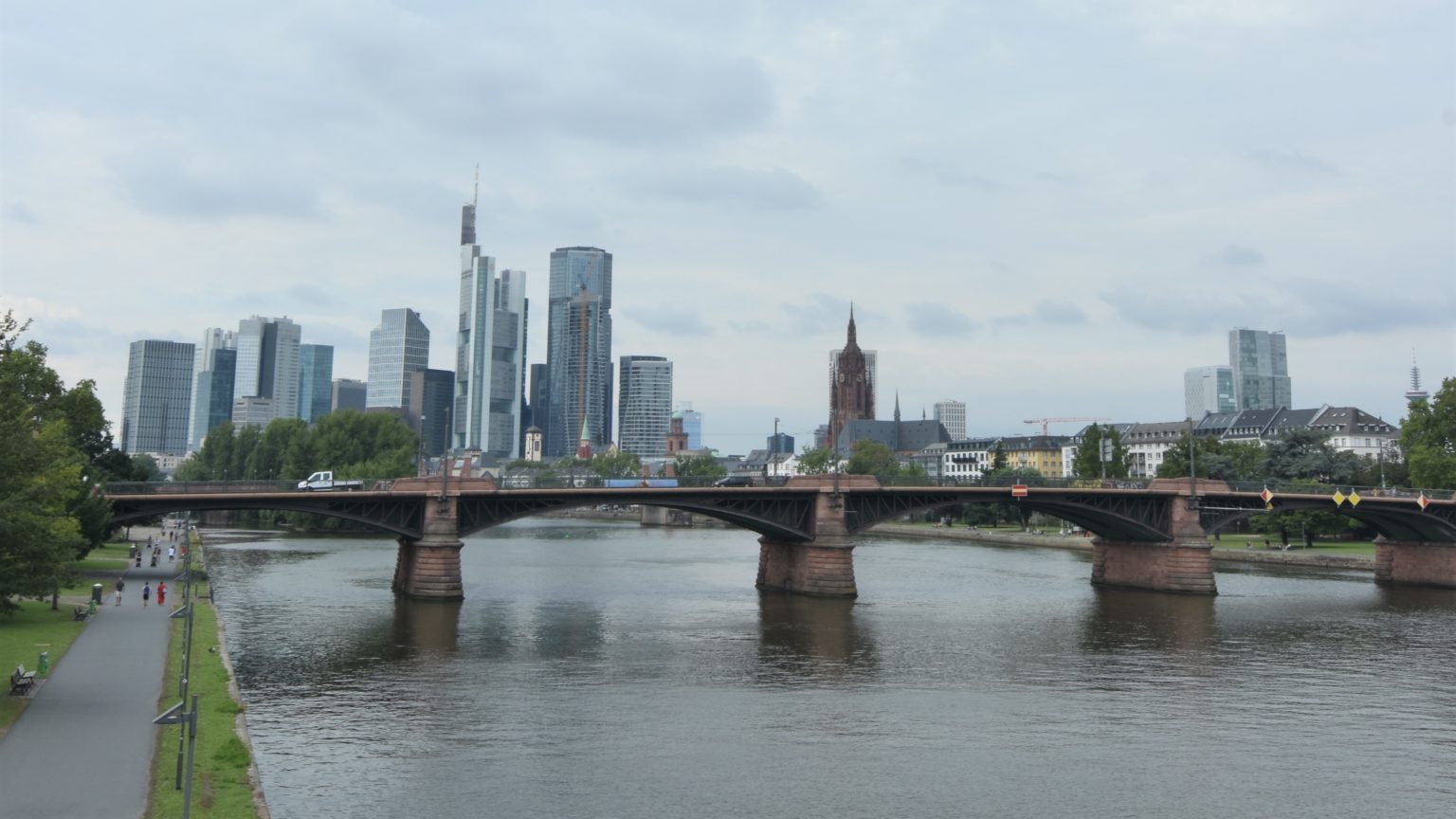 #Ignatz-Bubis-Brücke #Frankfurt