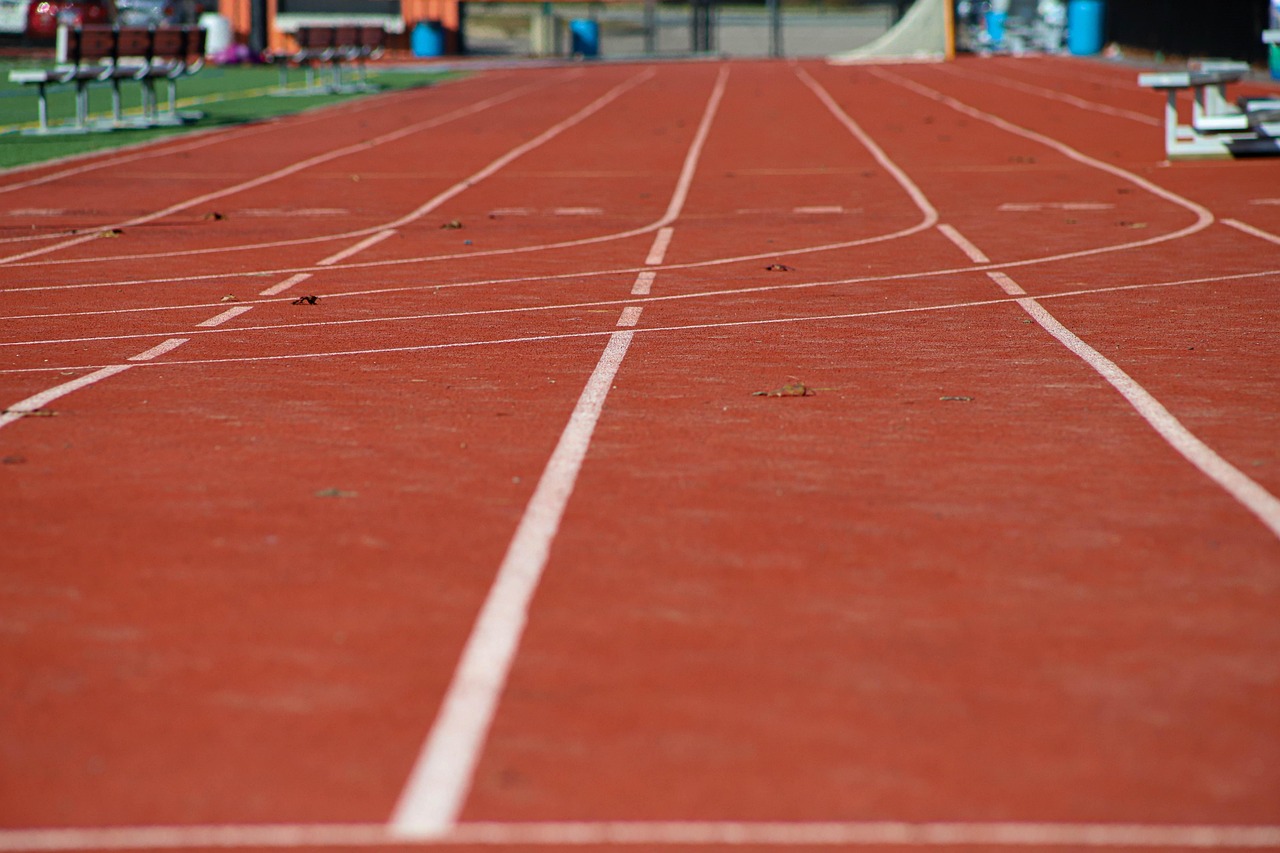 #Sport #Leichtathletik #Aschenbahn