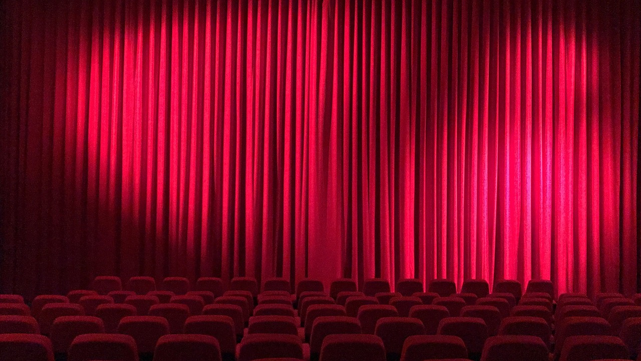 movie-theater-2556157_1280.jpg # Kino # Vorhang # Film