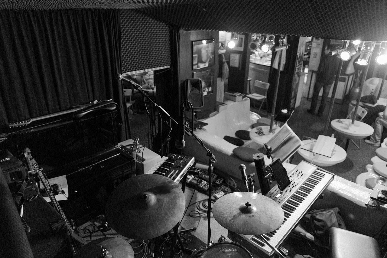 #Kneipe #Bar #Konzert #Concert #Keyboard #Drums #Schlagzeug #Buehne #Stage