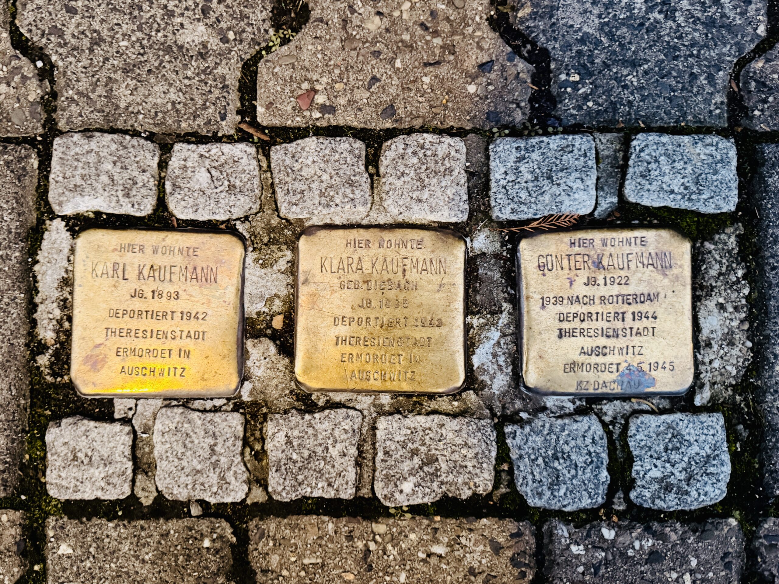 Ein Stolpern über die Vergangenheit